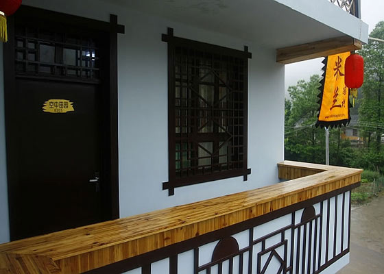  ���^ɽ���õ���ɫ�͗�