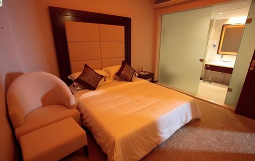 �P�˗��P���H��Ƶ��(bi��o)��(zh��n)���˷�