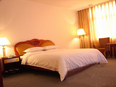 ���ҽ��侯�Ӵ�վ�󴲷�